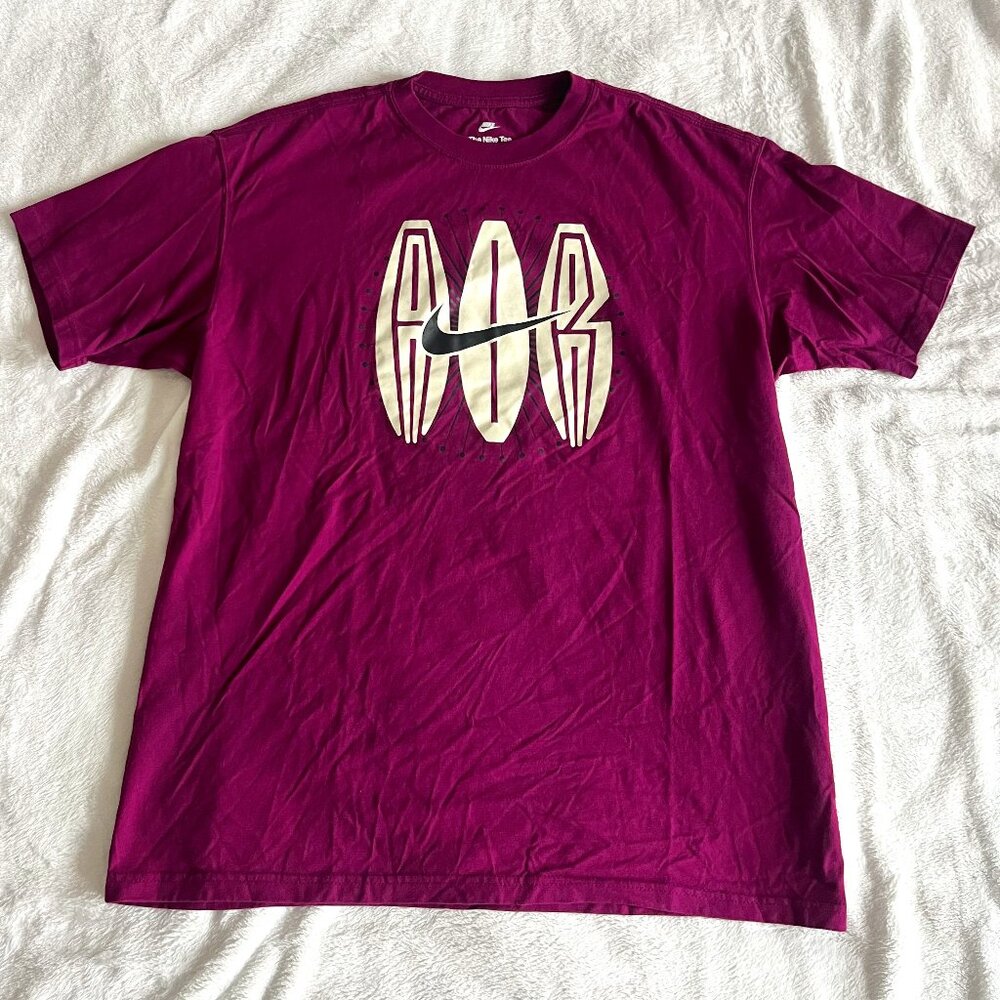 Nike NSW Club Purple Graphic Crew Neck Men's T-Shirt Size Large